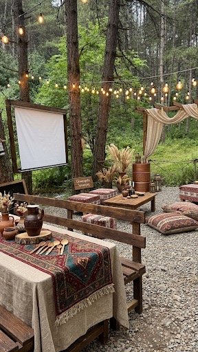 Armenita Riverside Restaurant-ը Դիլիջանում գետի ափին գտնվող ռեստորան է, որտեղ